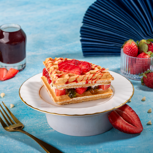 Berry Strawberry Waffle – Crispy, Fruity & Indulgent - Madno 